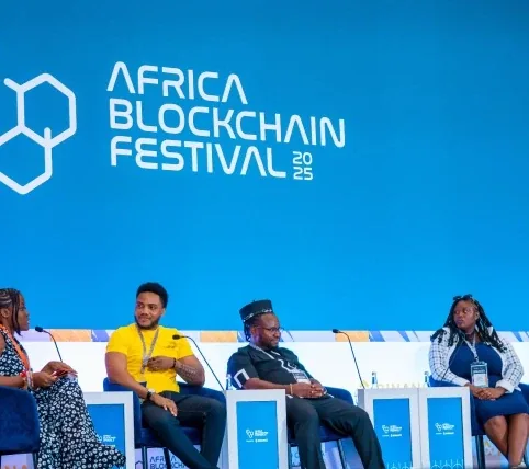 Un panel en el escenario de Africa Blockchain Festival 2025